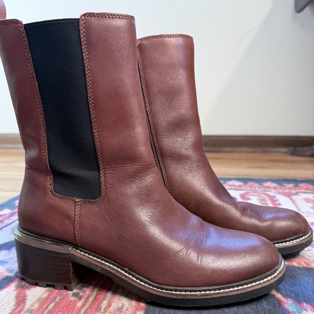 Vince Camuto brown leather Chelsea Boot size 7.5